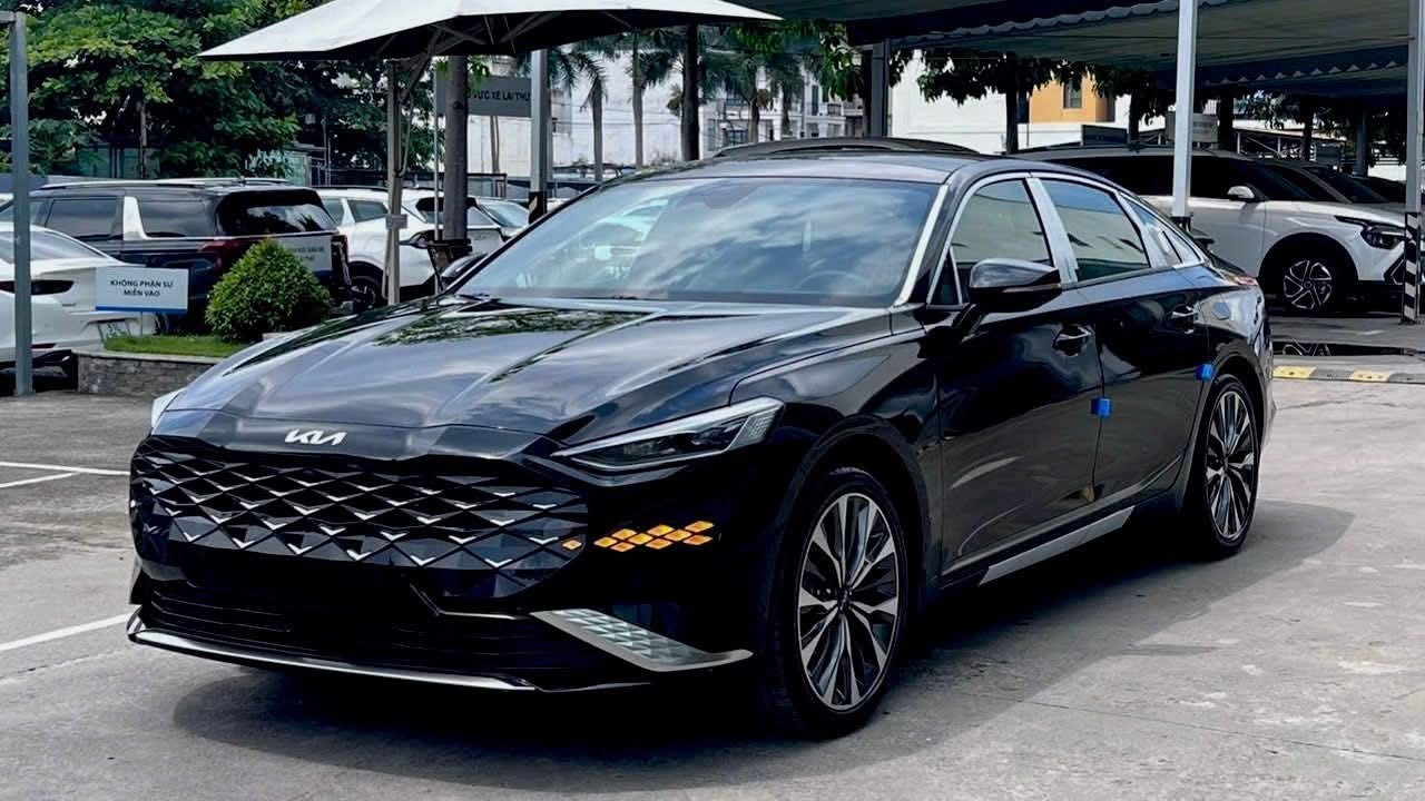 Kia K8 xuất hiện tại Việt Nam
