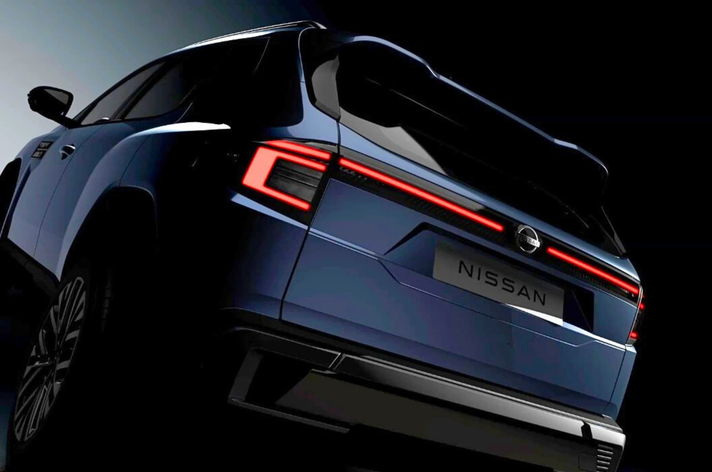 Nissan Tekton - cụm đèn hậu